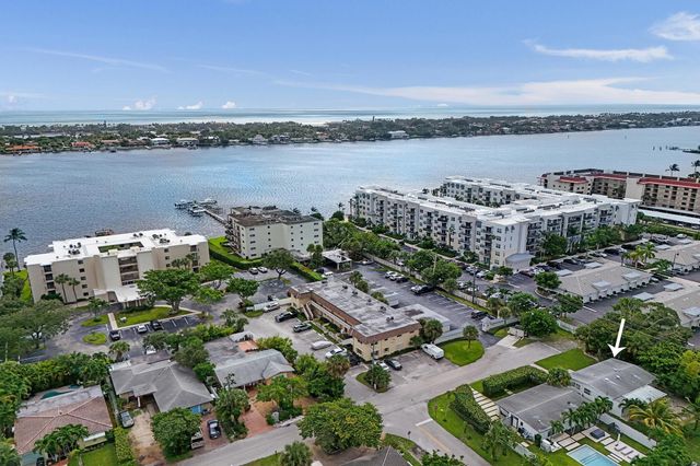 1205 S Lake Drive, Lantana, FL 33462