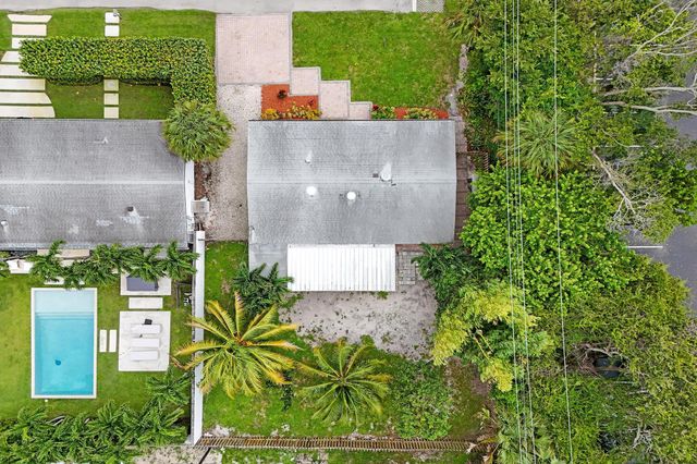 1205 S Lake Drive, Lantana, FL 33462