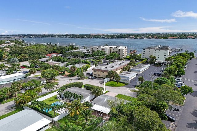 1205 S Lake Drive, Lantana, FL 33462