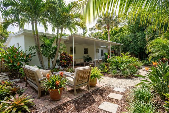 1205 S Lake Drive, Lantana, FL 33462