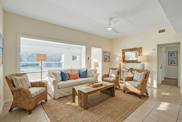 1205 S Lake Drive, Lantana, FL 33462