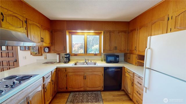 12741 Ring Lane, La Conner, WA 98257