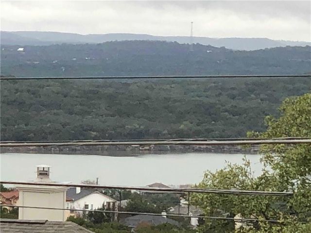 1 Oaks PL, Lago Vista, TX 78645