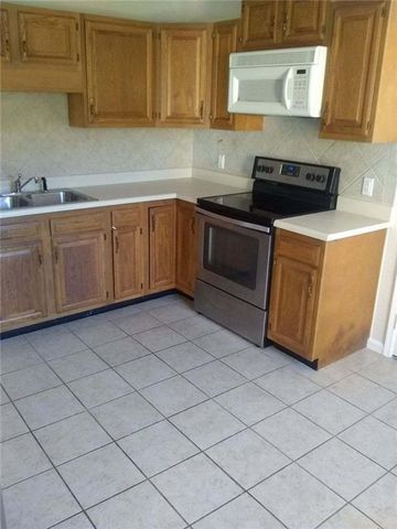 1 Oaks PL, Lago Vista, TX 78645