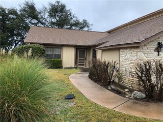 1 Oaks PL, Lago Vista, TX 78645