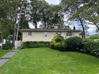 15 Sayville Road, Sound Beach, NY 11789