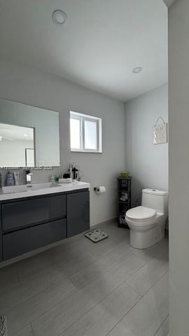 13812 SW 16th Ter, Miami, FL 33175