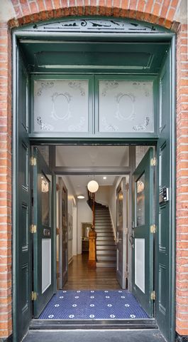 119 W Delaware Place, Chicago, IL 60610