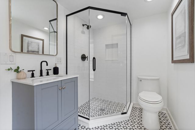 119 W Delaware Place, Chicago, IL 60610