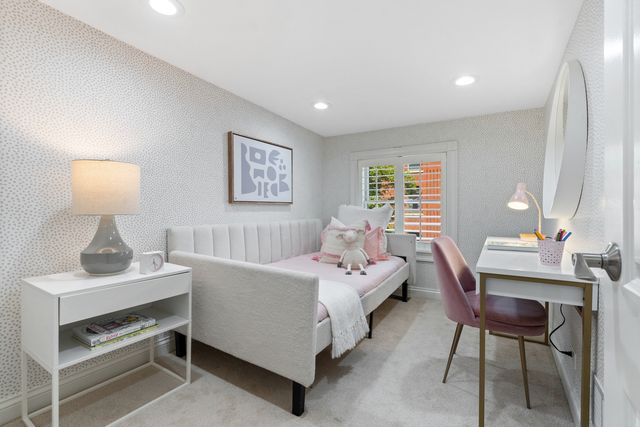 119 W Delaware Place, Chicago, IL 60610