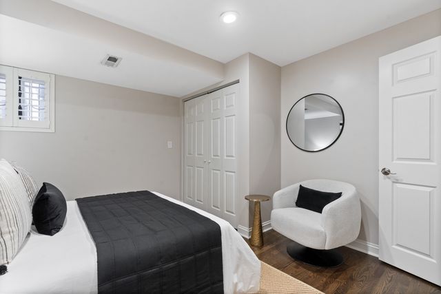 119 W Delaware Place, Chicago, IL 60610