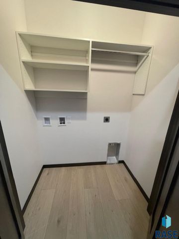 9657 W Tunis Dr Drive, Sioux Falls, SD 57106