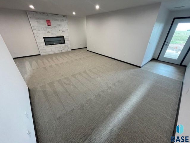 9657 W Tunis Dr Drive, Sioux Falls, SD 57106