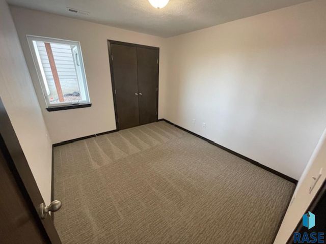 9657 W Tunis Dr Drive, Sioux Falls, SD 57106