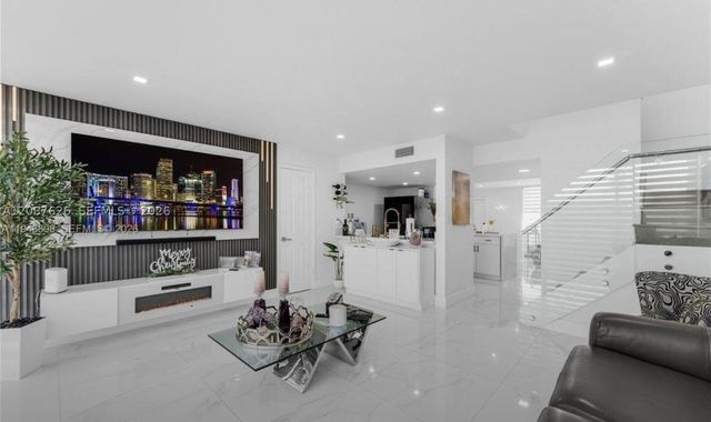 13835 SW 84th St 503, Miami, FL 33183
