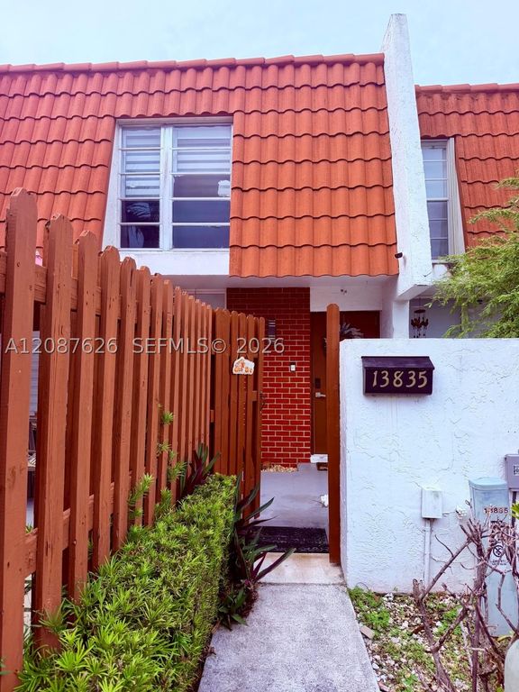 13835 SW 84th St 503, Miami, FL 33183