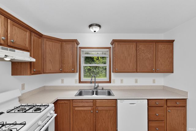 1404 Pike Street, Bristol, IN 46507