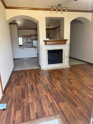 10924 SW 30th Terrace, Yukon, OK 73099