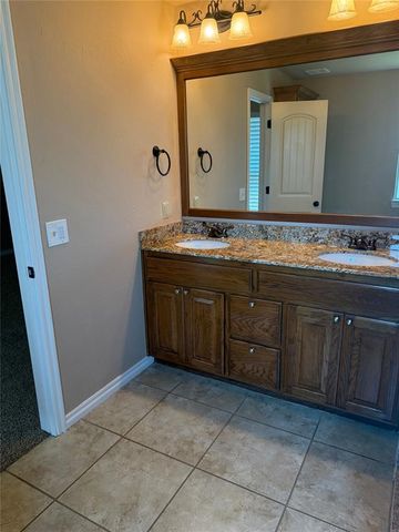 10924 SW 30th Terrace, Yukon, OK 73099