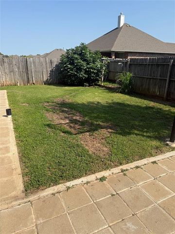 10924 SW 30th Terrace, Yukon, OK 73099