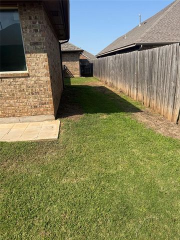 10924 SW 30th Terrace, Yukon, OK 73099