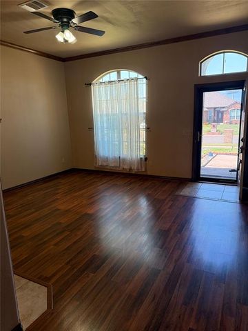 10924 SW 30th Terrace, Yukon, OK 73099