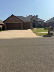 10924 SW 30th Terrace, Yukon, OK 73099