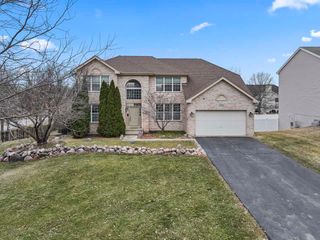 1632 Acorn Drive, Hoffman Estates, IL 60192