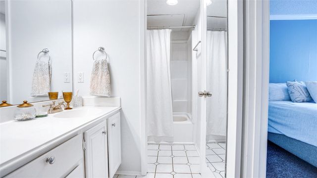 5740 Martel Avenue A19, Dallas, TX 75206