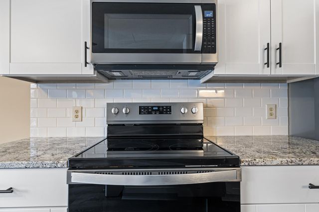 9439 176th Street W, Lakeville, MN 55044