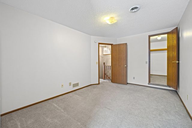 9439 176th Street W, Lakeville, MN 55044