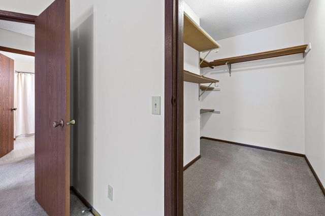 9439 176th Street W, Lakeville, MN 55044