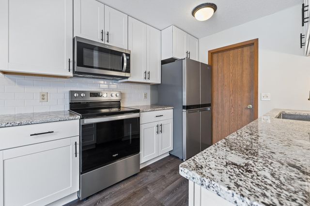 9439 176th Street W, Lakeville, MN 55044