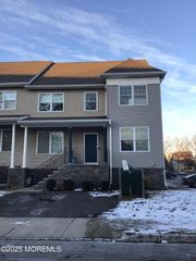 28 Grove Springs Court, Lakewood, NJ 08701