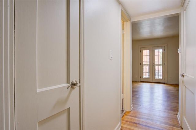 1207 W 45th Street 2W, Kansas City, MO 64111