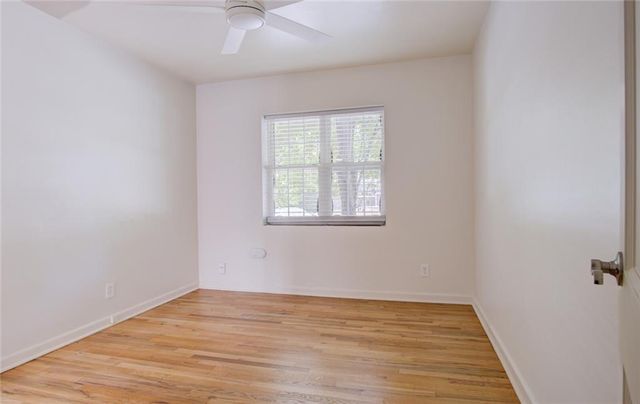 1207 W 45th Street 2W, Kansas City, MO 64111