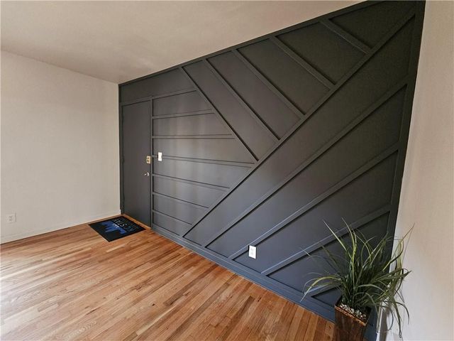 1207 W 45th Street 2W, Kansas City, MO 64111