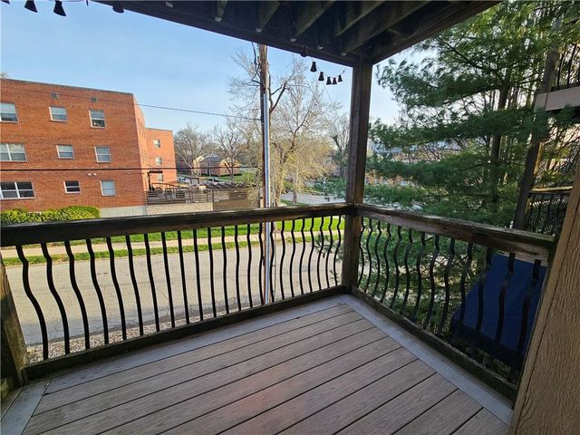 1207 W 45th Street 2W, Kansas City, MO 64111