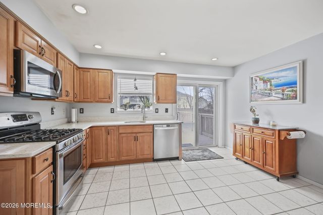 51 Deborah Lane, Howell, NJ 07731