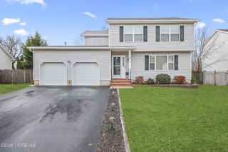 51 Deborah Lane, Howell, NJ 07731