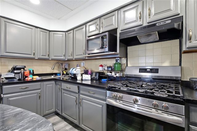 7910 Saint Clair Avenue, Cleveland, OH 44103