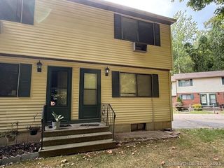 39 Horton Hill Road APT 10A, Naugatuck, CT 06770