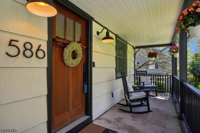 586 Sparrowbush Rd, Wyckoff Twp., NJ 07481