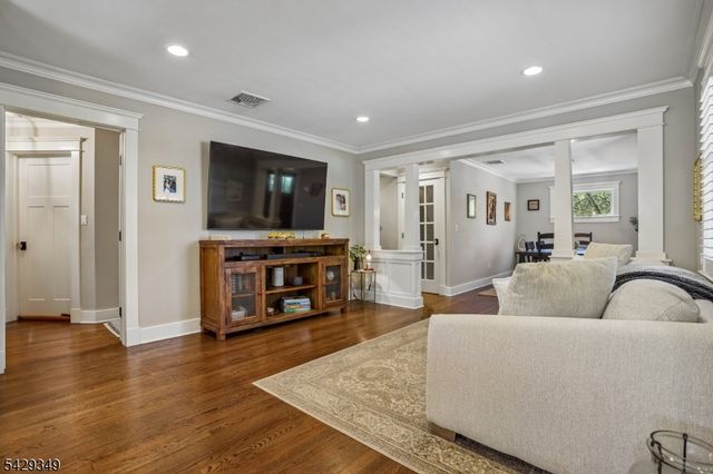 586 Sparrowbush Rd, Wyckoff Twp., NJ 07481