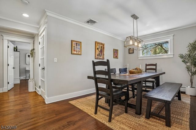 586 Sparrowbush Rd, Wyckoff Twp., NJ 07481