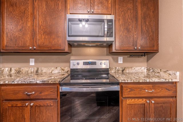 855 SE 683, Locust Grove, OK 74352