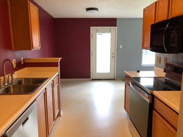 10861 Glenayr Drive, Camby, IN 46113