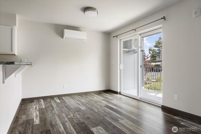 1651 SW Mulberry Place #E204, Oak Harbor, WA 98277
