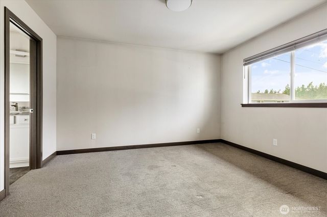 1651 SW Mulberry Place #E204, Oak Harbor, WA 98277
