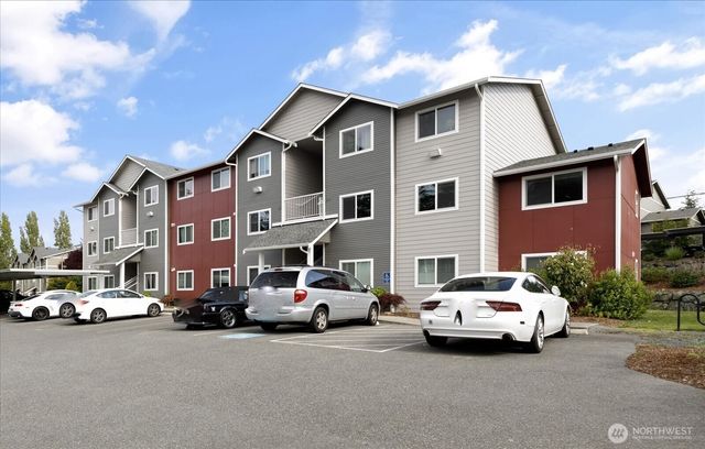 1651 SW Mulberry Place #E204, Oak Harbor, WA 98277